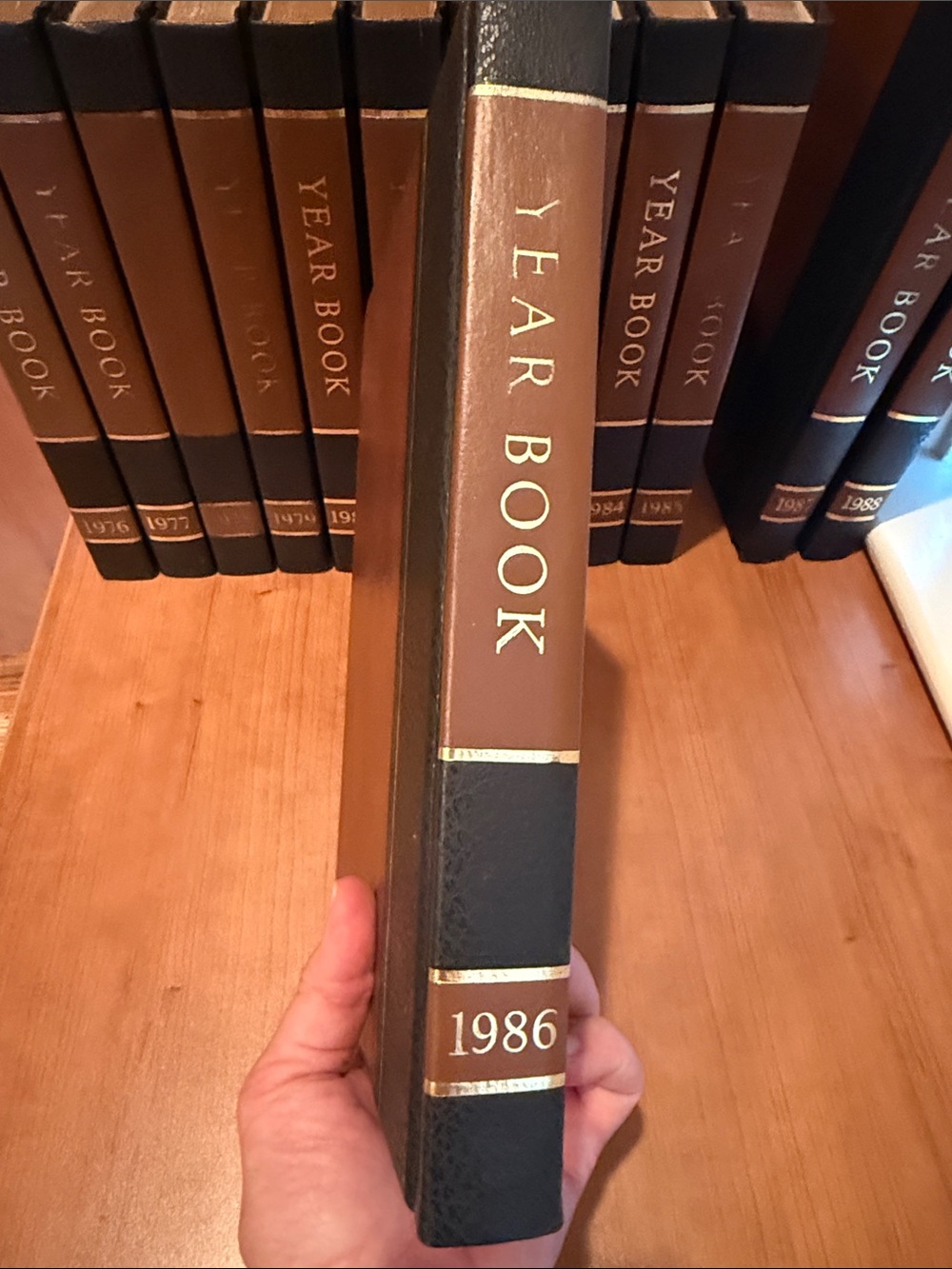 Vintage 1976 Year Book A Review of the events of 1975 -World Book Encyclopedia